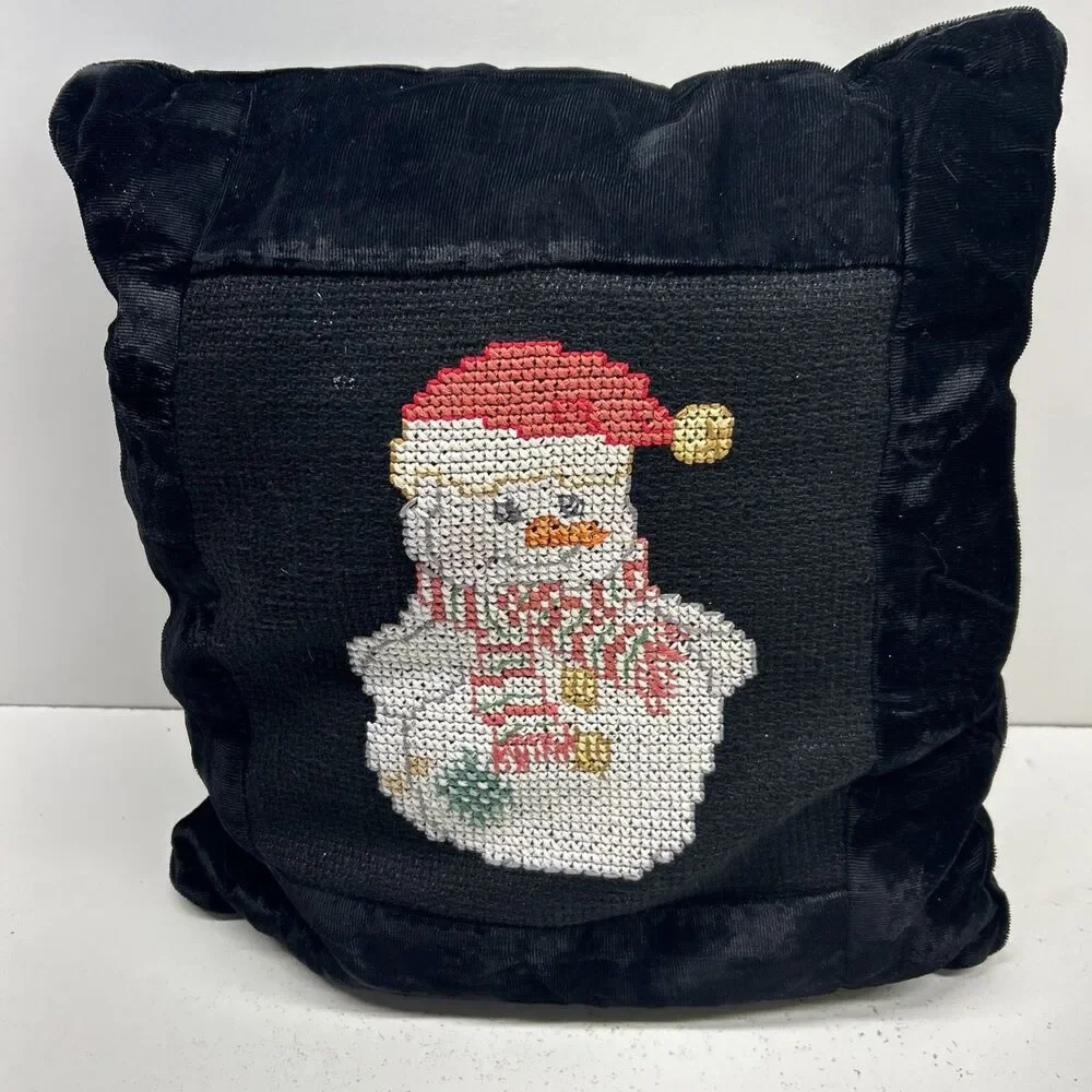 Pair VTG Decorative‎ Needlepoint Pillows Christmas Snowman Black Velvet 14”x14”